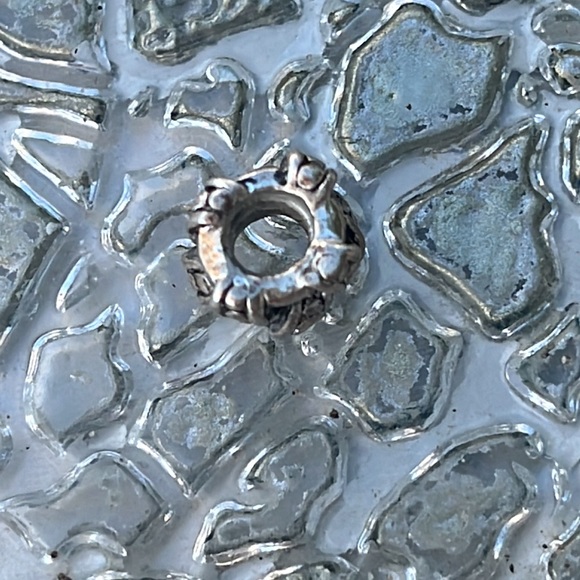 Pandora Celtic Knot charm - Picture 2 of 5